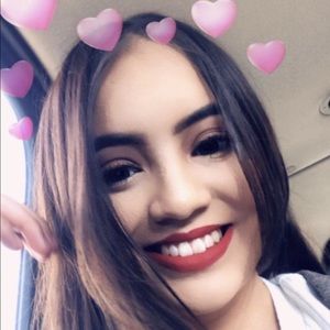 Meet your Posher, Leslie